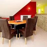 House At Kiessee, Daire *